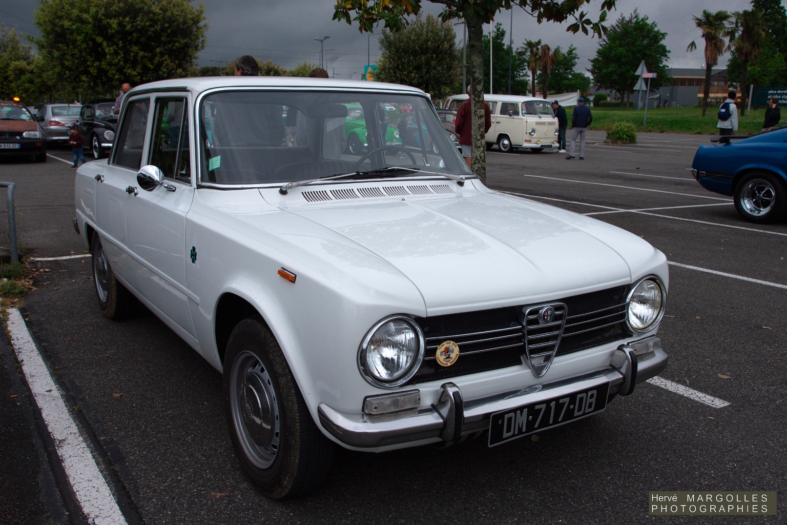 Alfa Romeo Giulia 1300 Ti-03.jpg